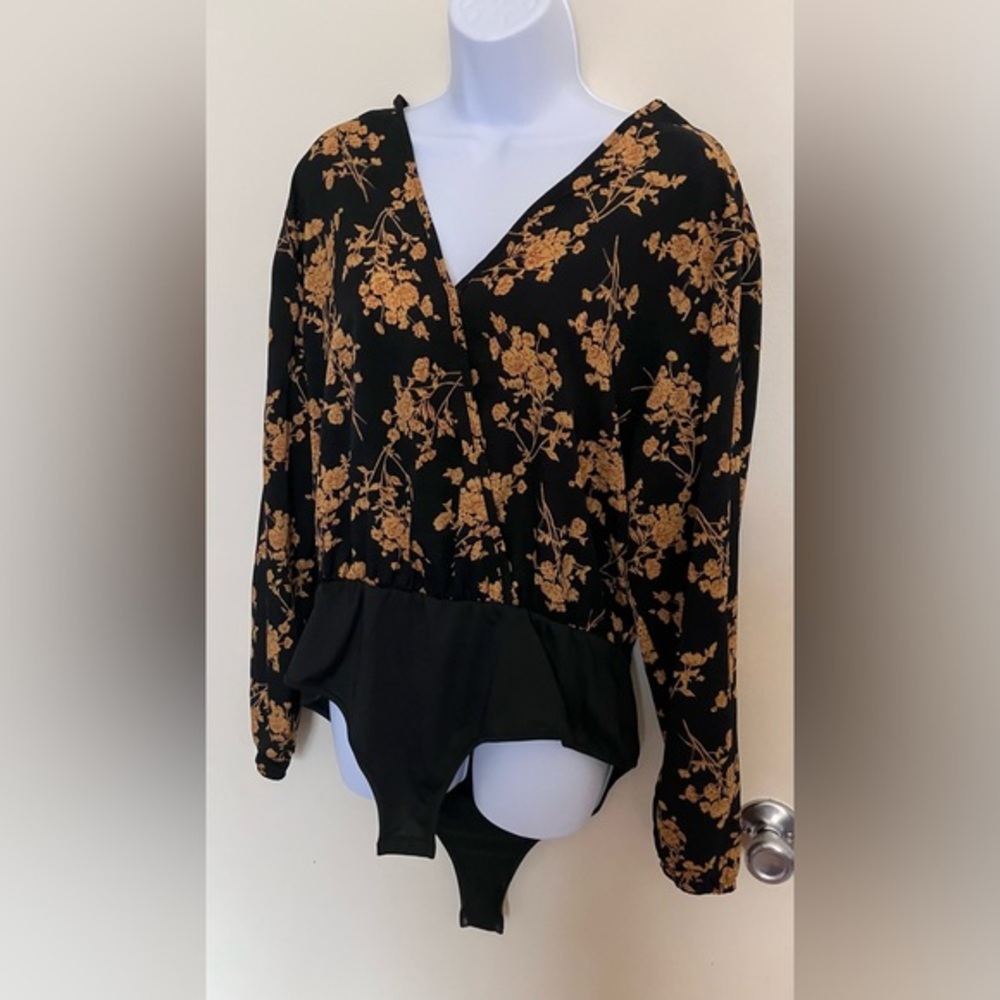 SHEIN Floral Black and Gold Women's Long Sleeve V-Neck Bodysuit Size 1X